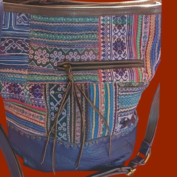 Bohemian Chic Embroidery Crossbody Bag With Adjustable Strap & Zipper Closure - Picture 7 of 10